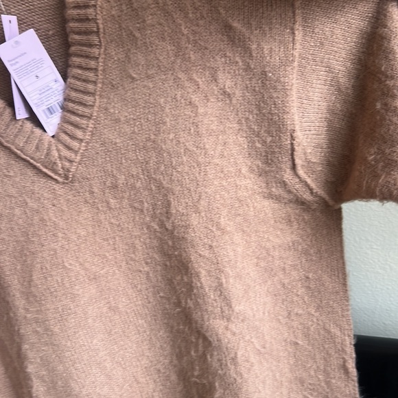 Super soft chunky neutral toffee, recycled polyester fuzzy V neck Tunic sweater - Picture 4 of 8